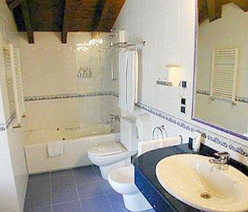 Imperion Hotel Onís Екстериор снимка