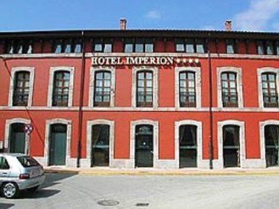 Imperion Hotel Onís Екстериор снимка