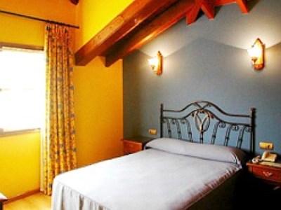 Imperion Hotel Onís Екстериор снимка